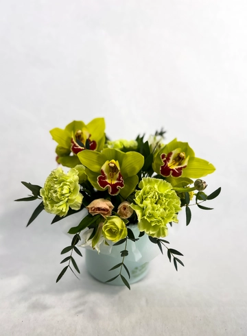 Цветы в коробке &laquo;Романс&raquo; от интернет-магазина цветов в 